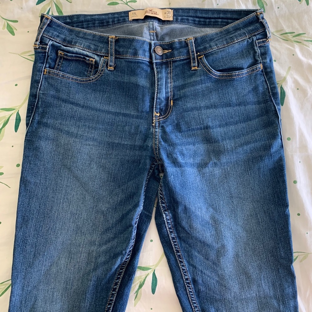 Hollister Jeans: SIZE 11